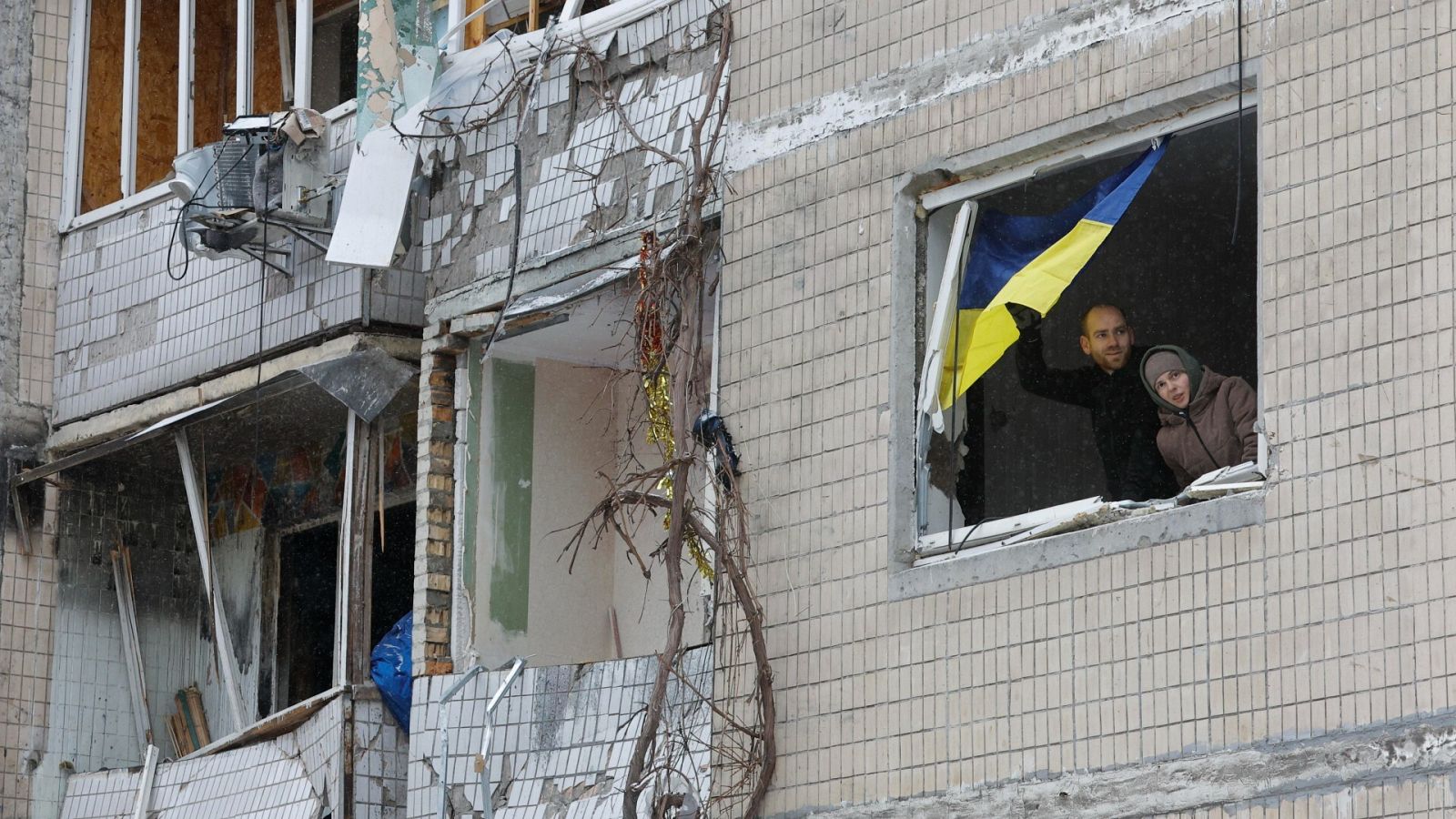 Edificio dañado en Kiev por los ataques rusos del 2 de enero