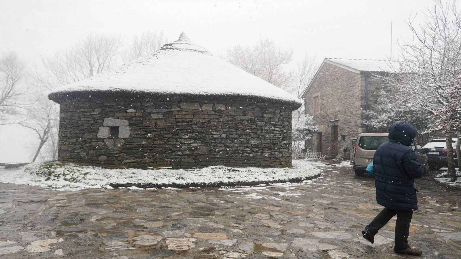 Bajada de temperatura y aviso por nieve, lluvia y viento en toda España