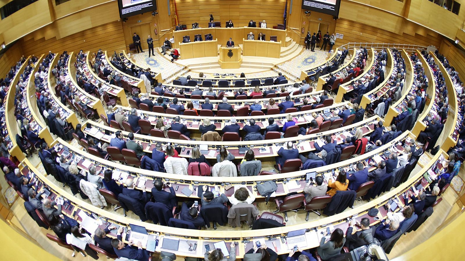 La decisió de Junts de no votar aplana el camí al Govern