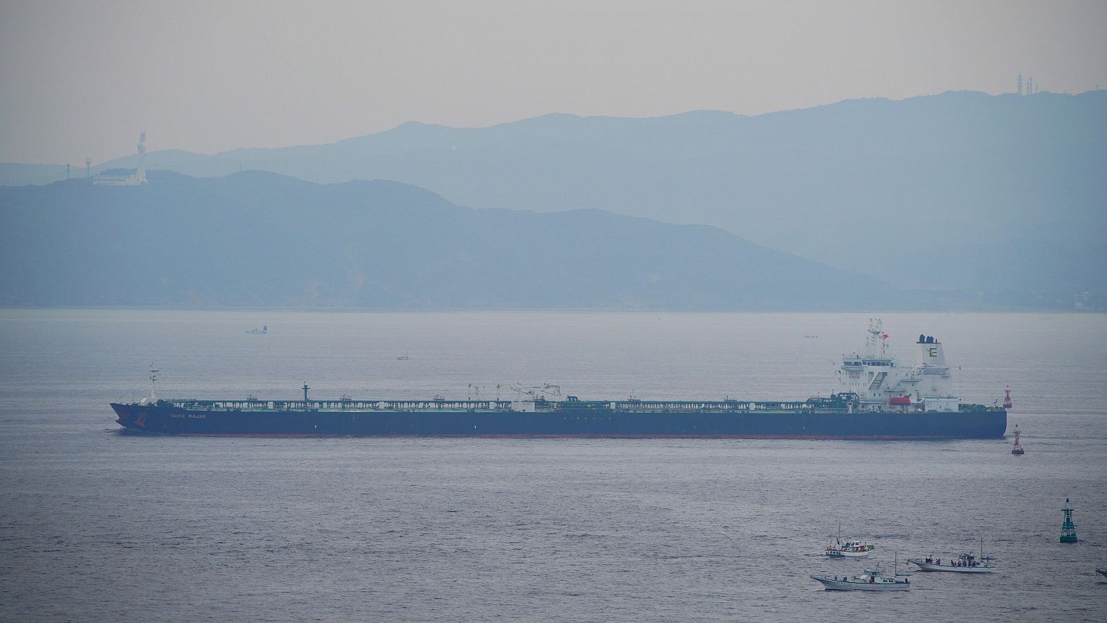 El buque petrolero St Nikolas X1, implicado en la disputa entre EE.UU. e Irán en el Golfo de Omán, en una imagen de archivo en la bahía de Tokio