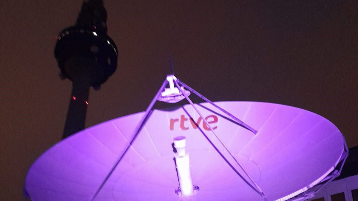 RTVE se ilumina para visibilizar su compromiso con el Día de la Mujer