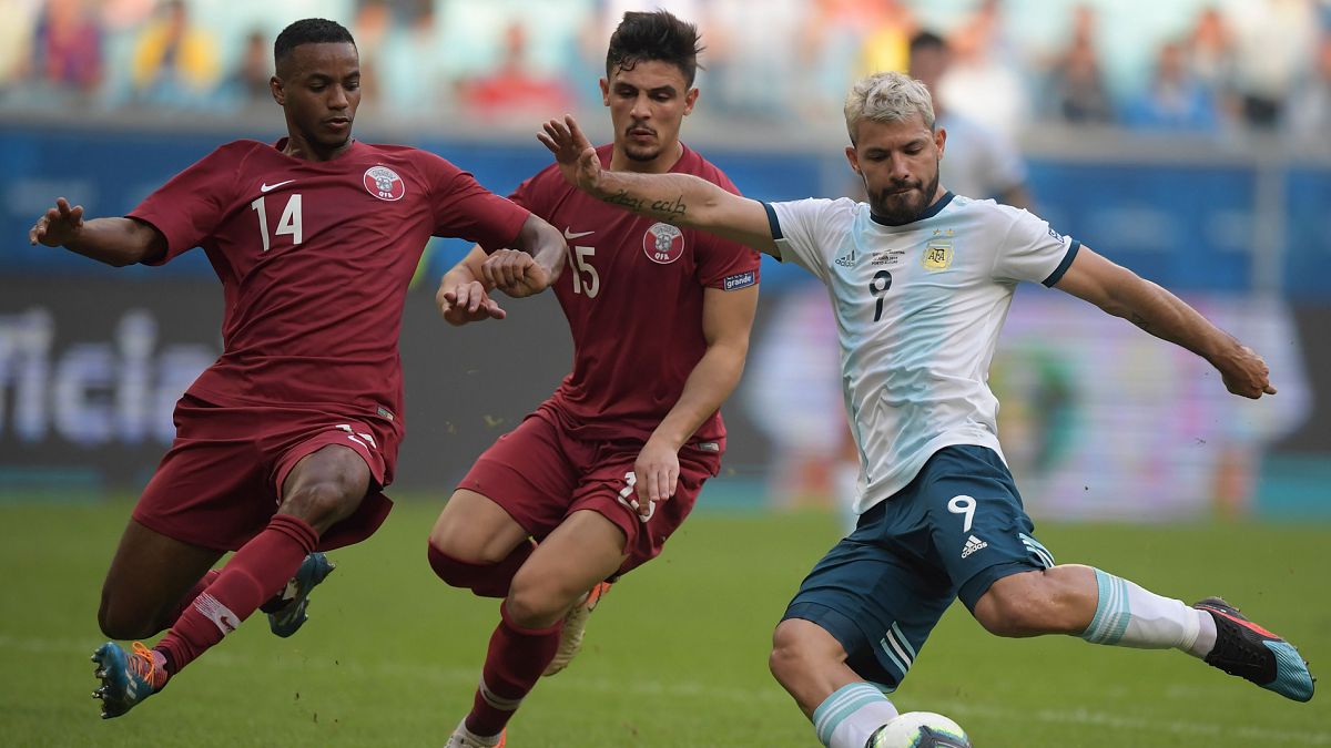 Agüero marcó el tanto de la tranquilidad a Catar.