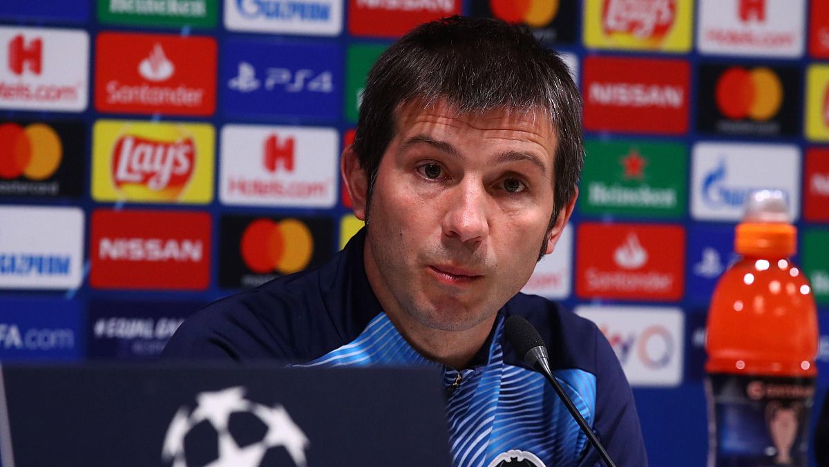 El entrenador del Valencia, Albert Celades en rueda de prensa.