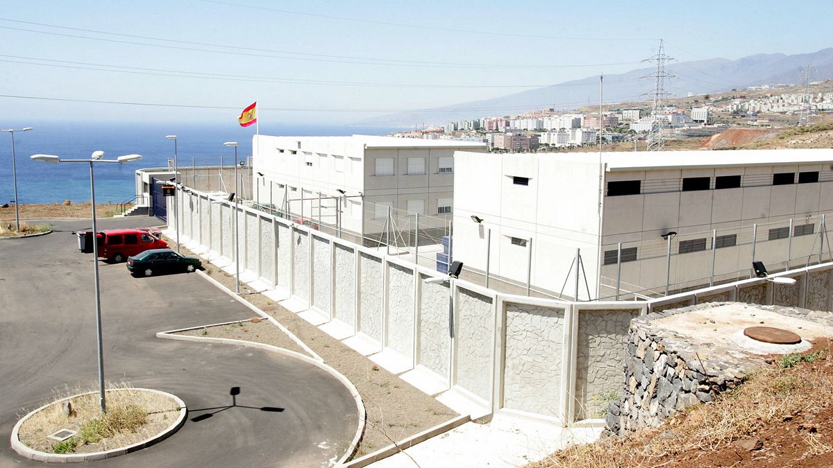 Centro de Internamiento de Extranjeros de Hoya Fría