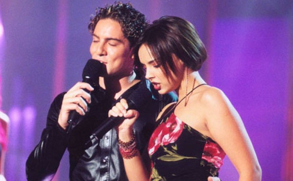 Bisbal y Chenoa cantaron juntos 'Escondidos' en la primera edición de 'OT'