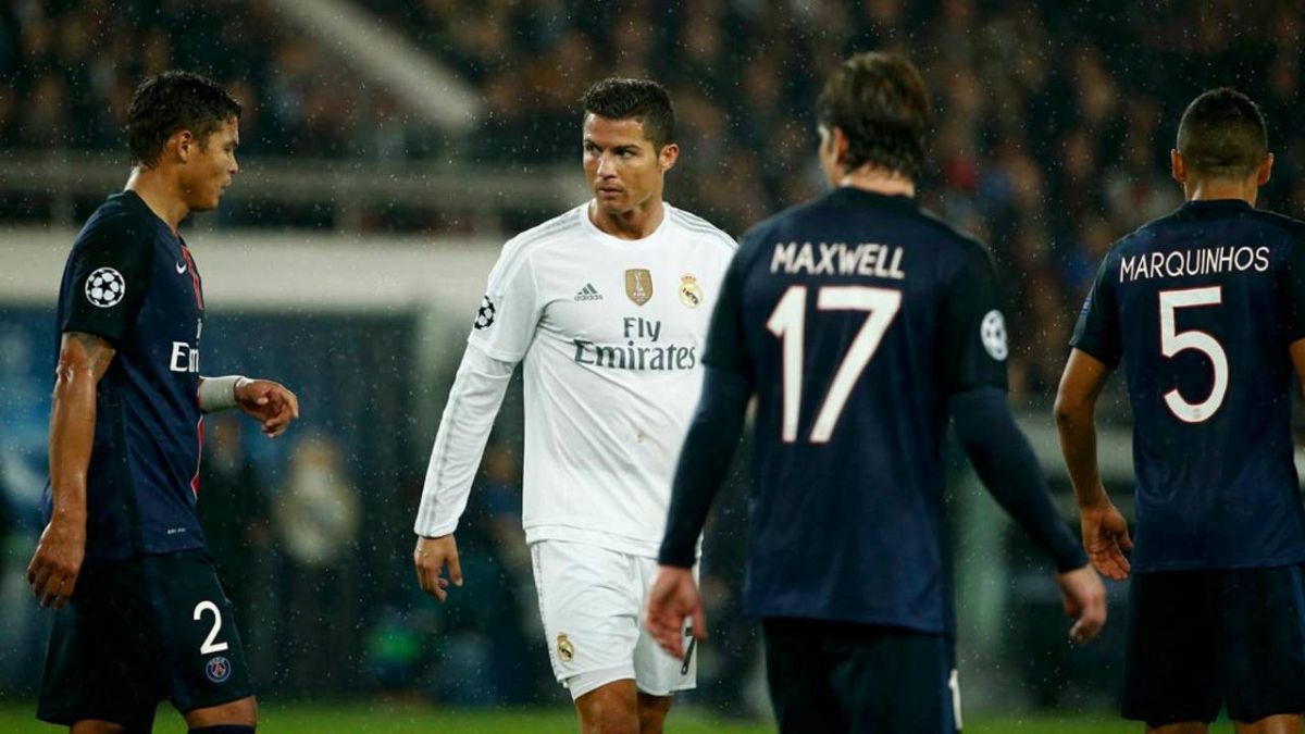 Cristiano vivió un duelo continuo con la defensa parisina