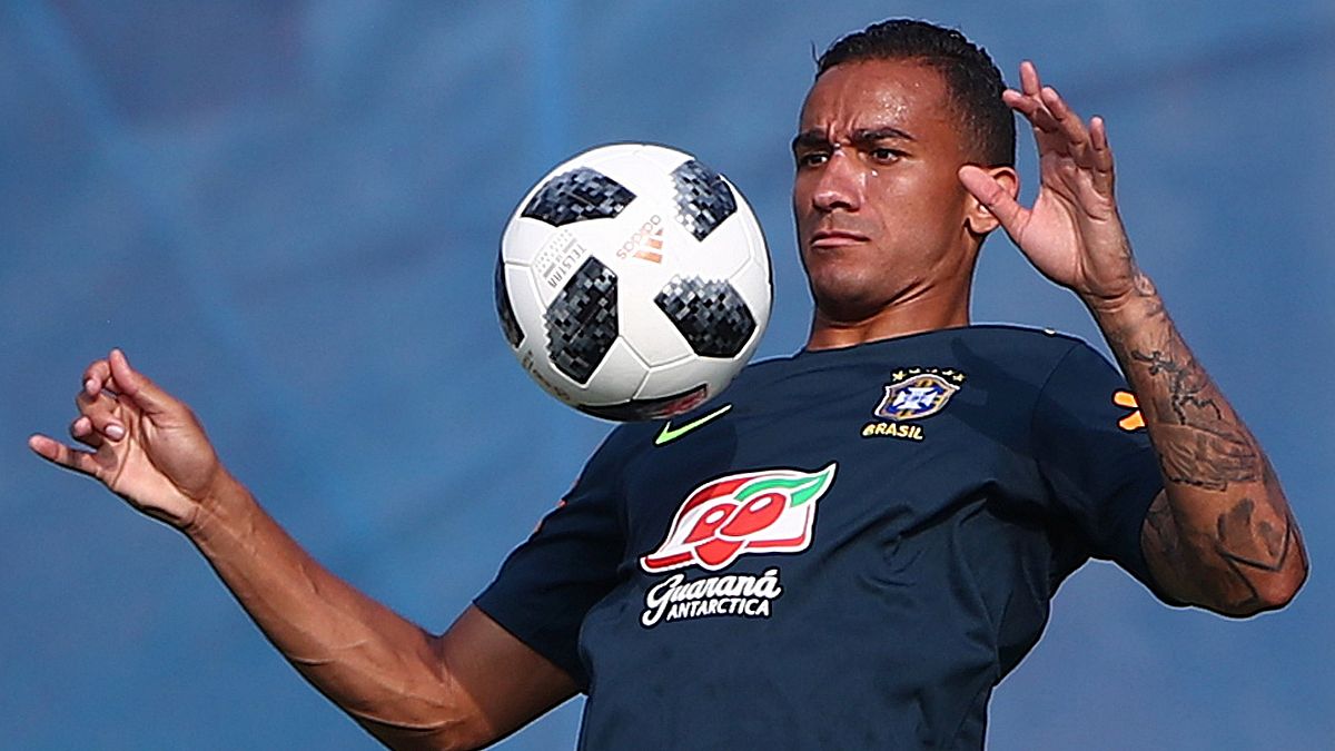 Danilo, en un entrenamiento con Brasil.