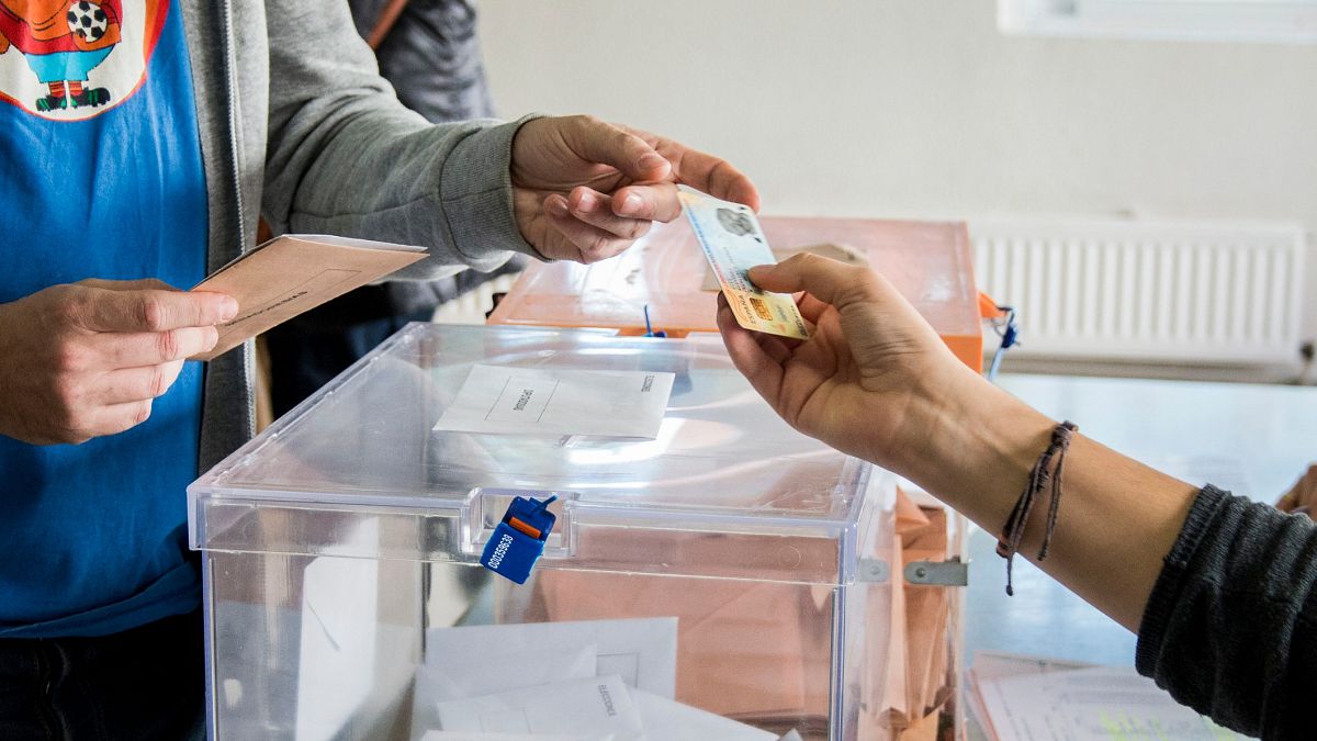 Elecciones y voto rogado