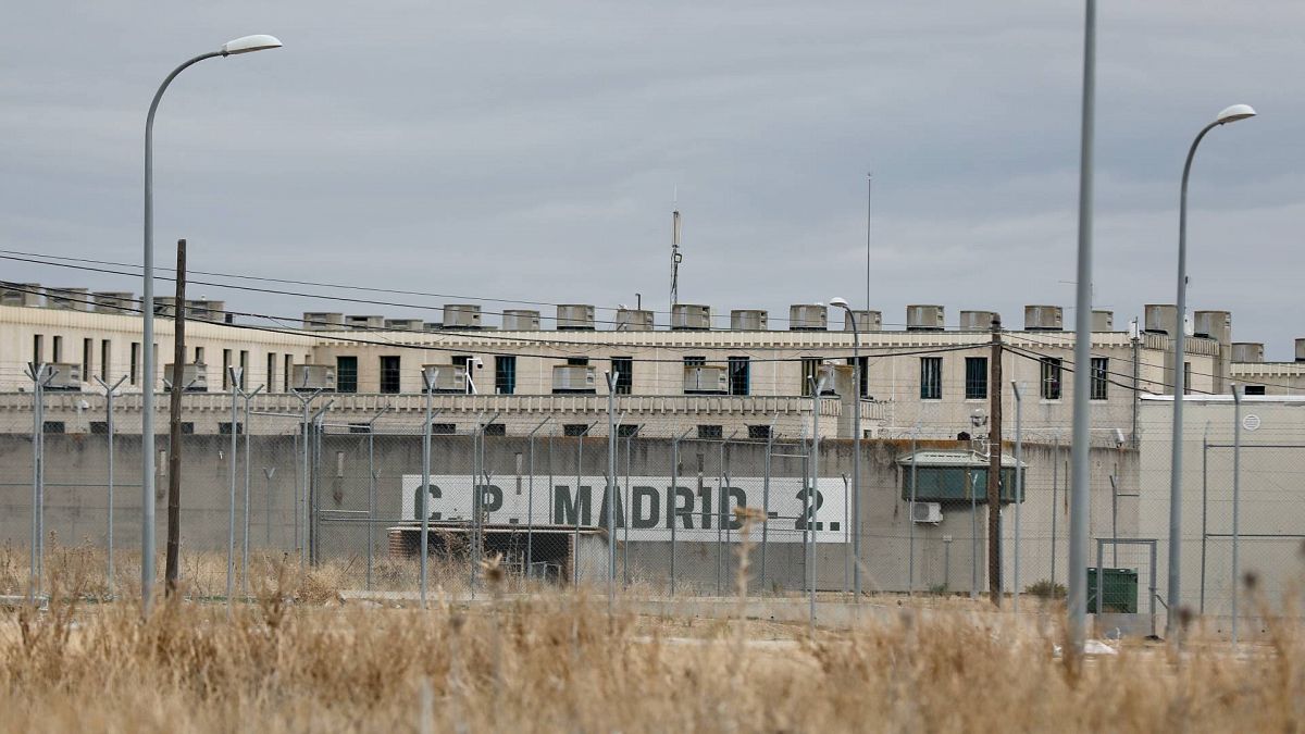 Exterior de la cárcel Alcalá Meco