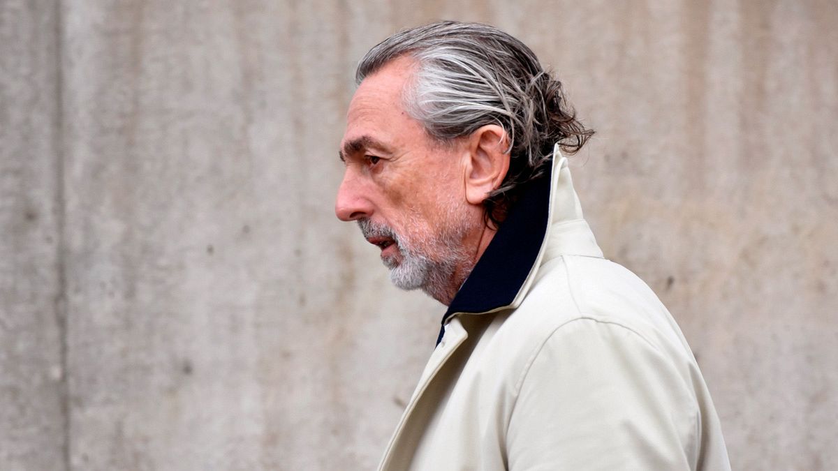 Francisco Correa, de camino a la sede de la Audiencia Nacional de San Fernando de Henares (Madrid)