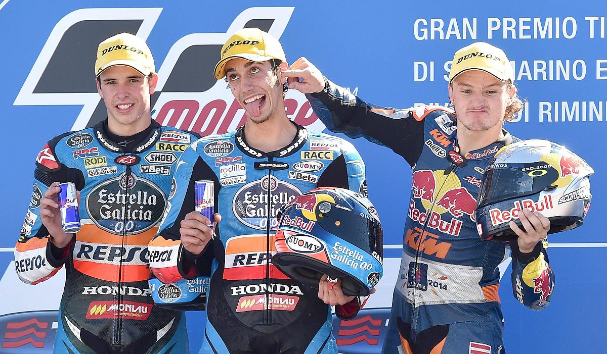 Jack Miller bromea con Alex Rins en el podio de San Marino