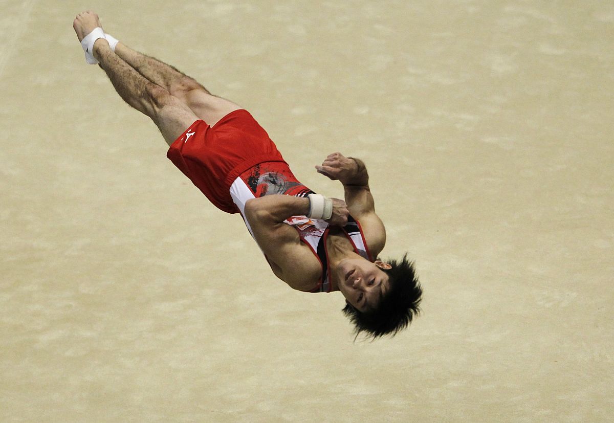 El japonés Uchimura suma un nuevo oro.