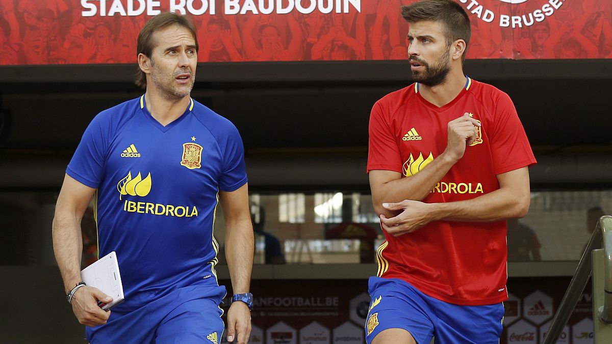 Lopetegui y Gerard Piqué, en una concentración de la selección.