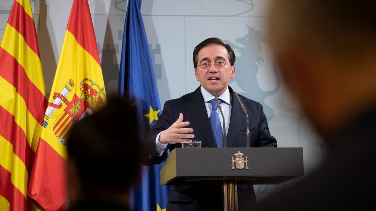 El ministro de Asuntos Exteriores, José Manuel Albares, durante una comparecencia ante los medios de comunicación.