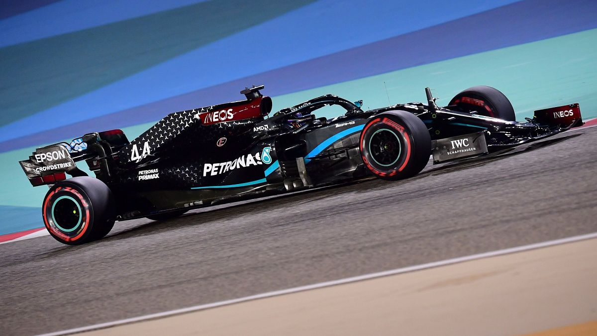 El piloto de F1, Lewis Hamilton, durante los entrenamientos en el GP de Baréin