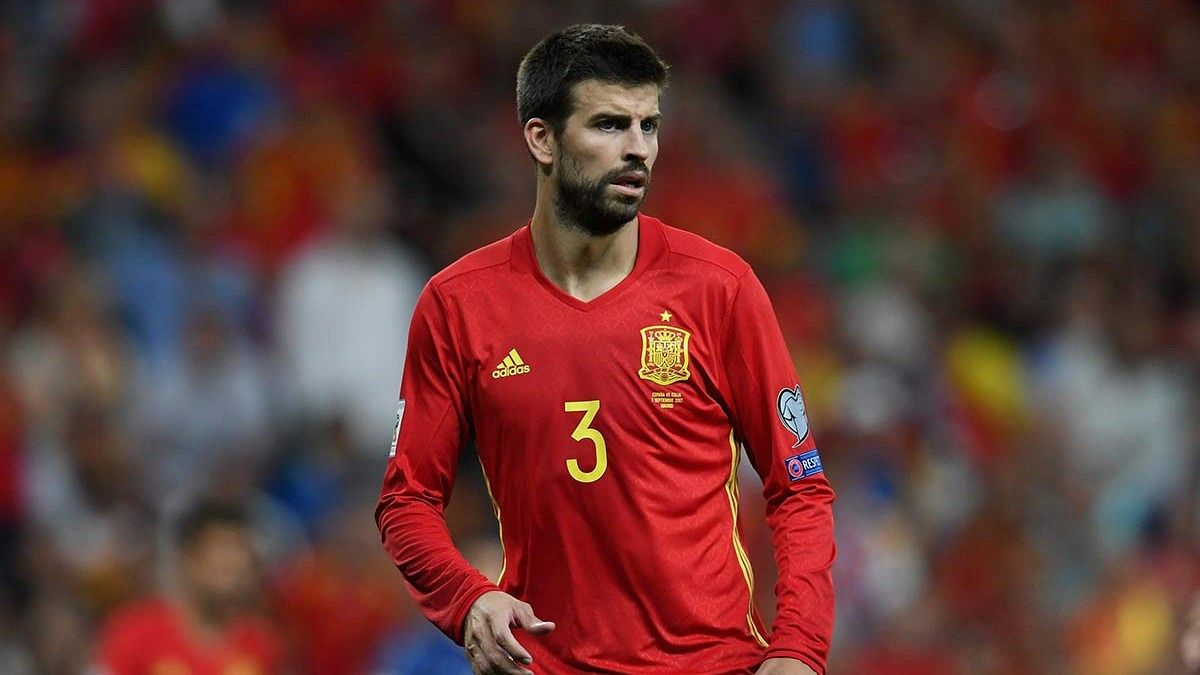Imagen de archivo de Gerard Piqué jugando con la selección absoluta.