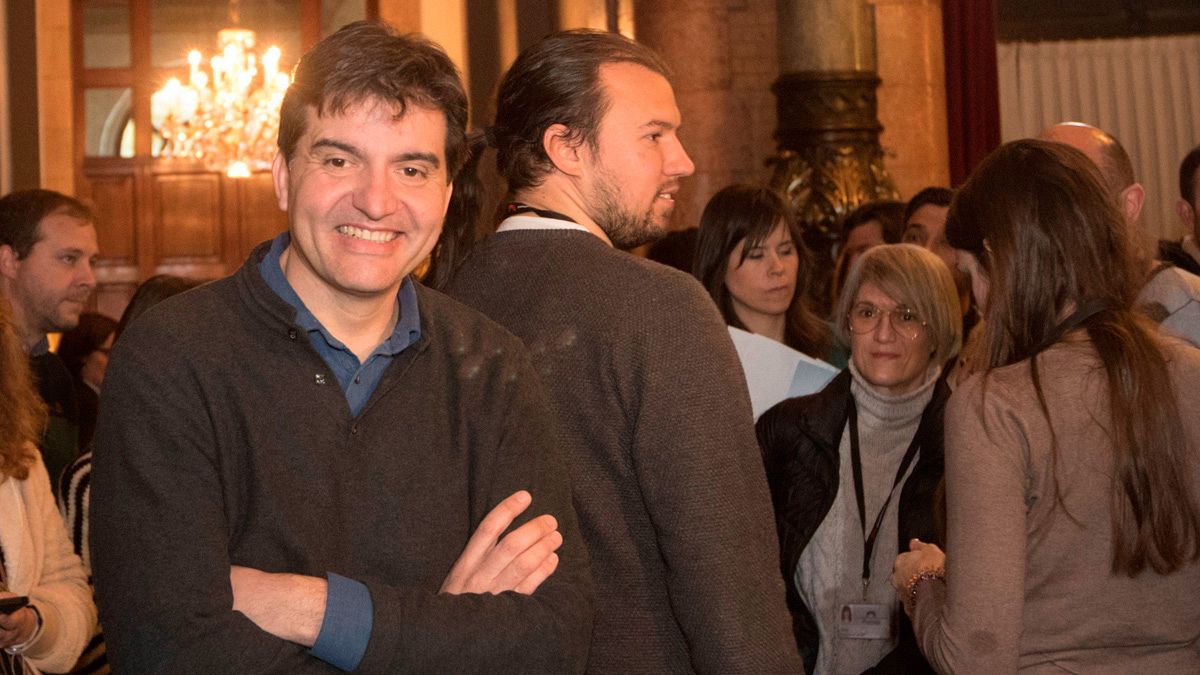 El portavoz de ERC, Sergi Sabrià, en primer término