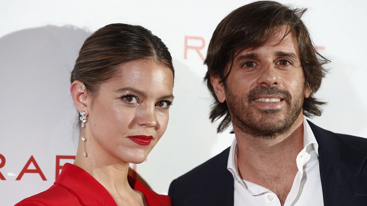Isabelle Junot posa junto a su marido Álvaro Falcó
