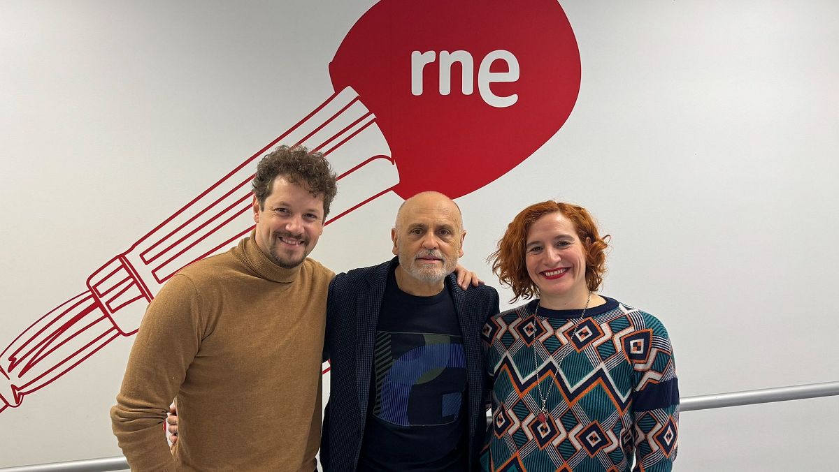 Director y protagonistas de 'La señorita de Trevélez'.