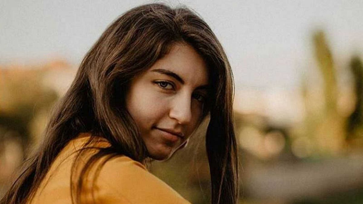 Sara Socas lanza "Locutorio"
