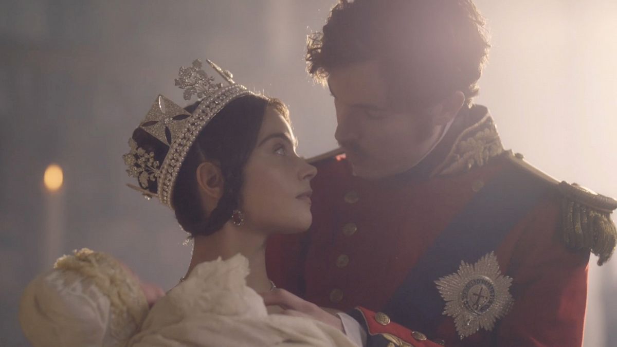 Victoria - Temporada 2 - Episodio 1: Hija de soldado