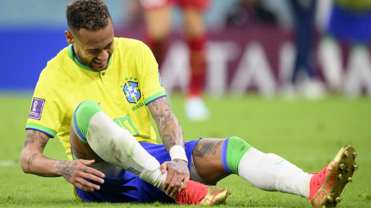 Neymar, lesionado en el lateral del tobillo