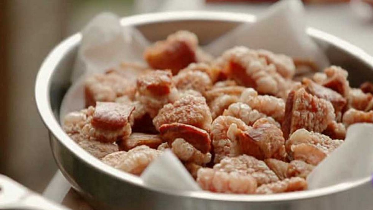 Cómo preparar Receta de torreznos de Soria