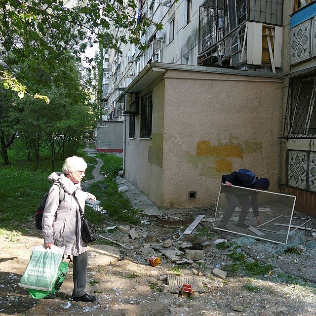 Huir de Odesa: Agua, comida y gasolina en la puerta de casa