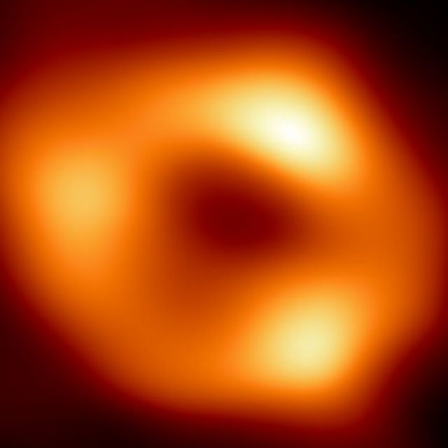 Primera imagen del agujero negro del centro de la Vía Láctea