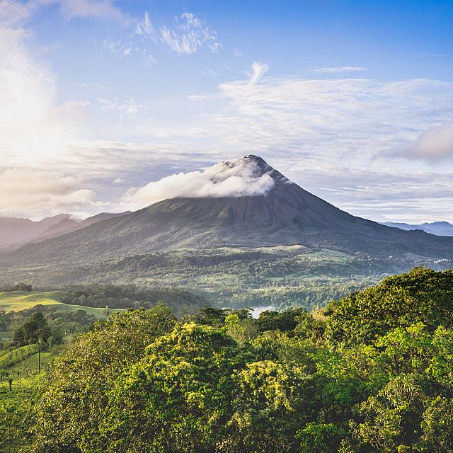 Tierra sin límites: Selva, volcán y mar en Costa Rica