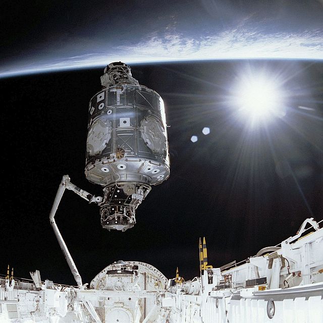 Puesta en órbita del primer módulo de la Estación Espacial