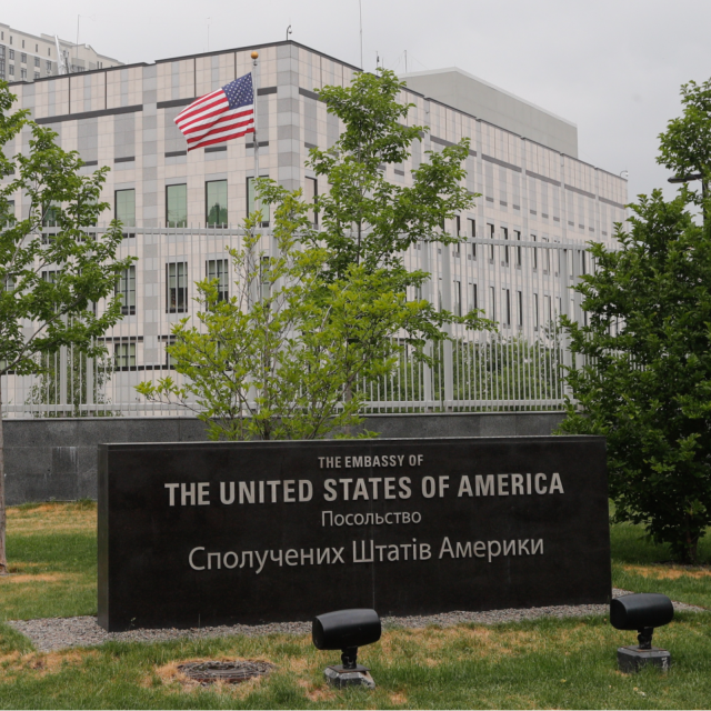 EEUU recomienda la salida de sus nacionales de Ucrania