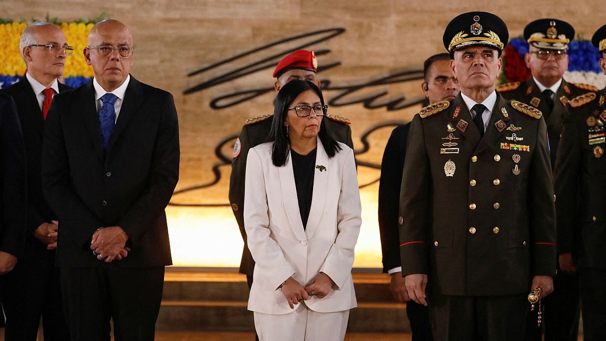 Delcy Rodríguez dice que si le tocara ir a Washington iría de "pie", pero "no arrastrada"