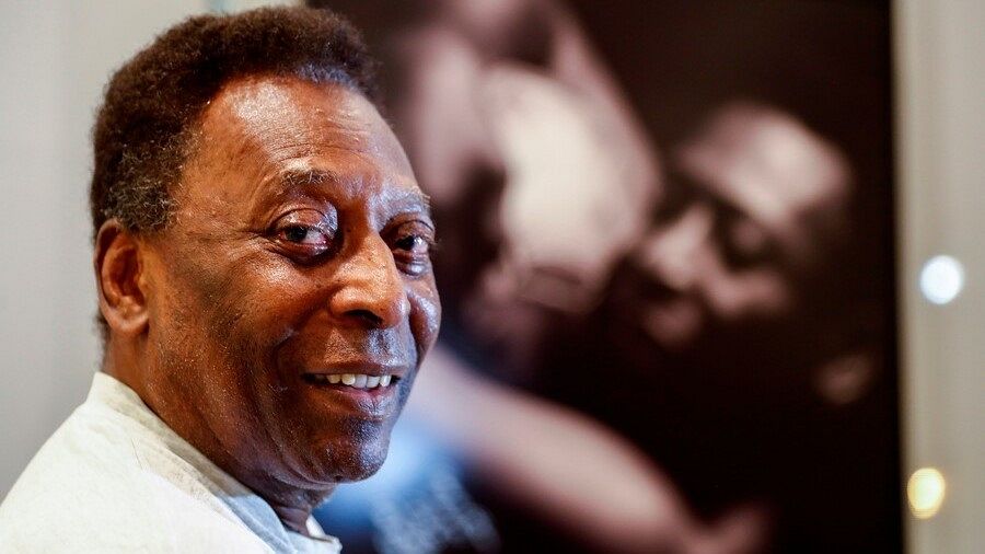 Pelé sonríe durante una de sus últimas apariciones públicas