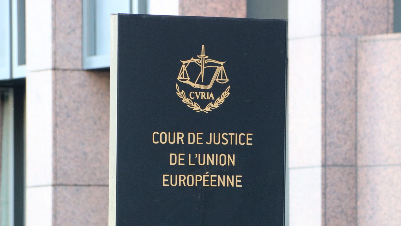 Imatge de l'entrada al Tribunal de Justícia de la Unió Europea a Luxemburg