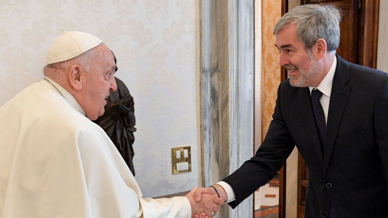 El papa y el presidente de Canarias se reúnen para tratar la cuestión migratoria