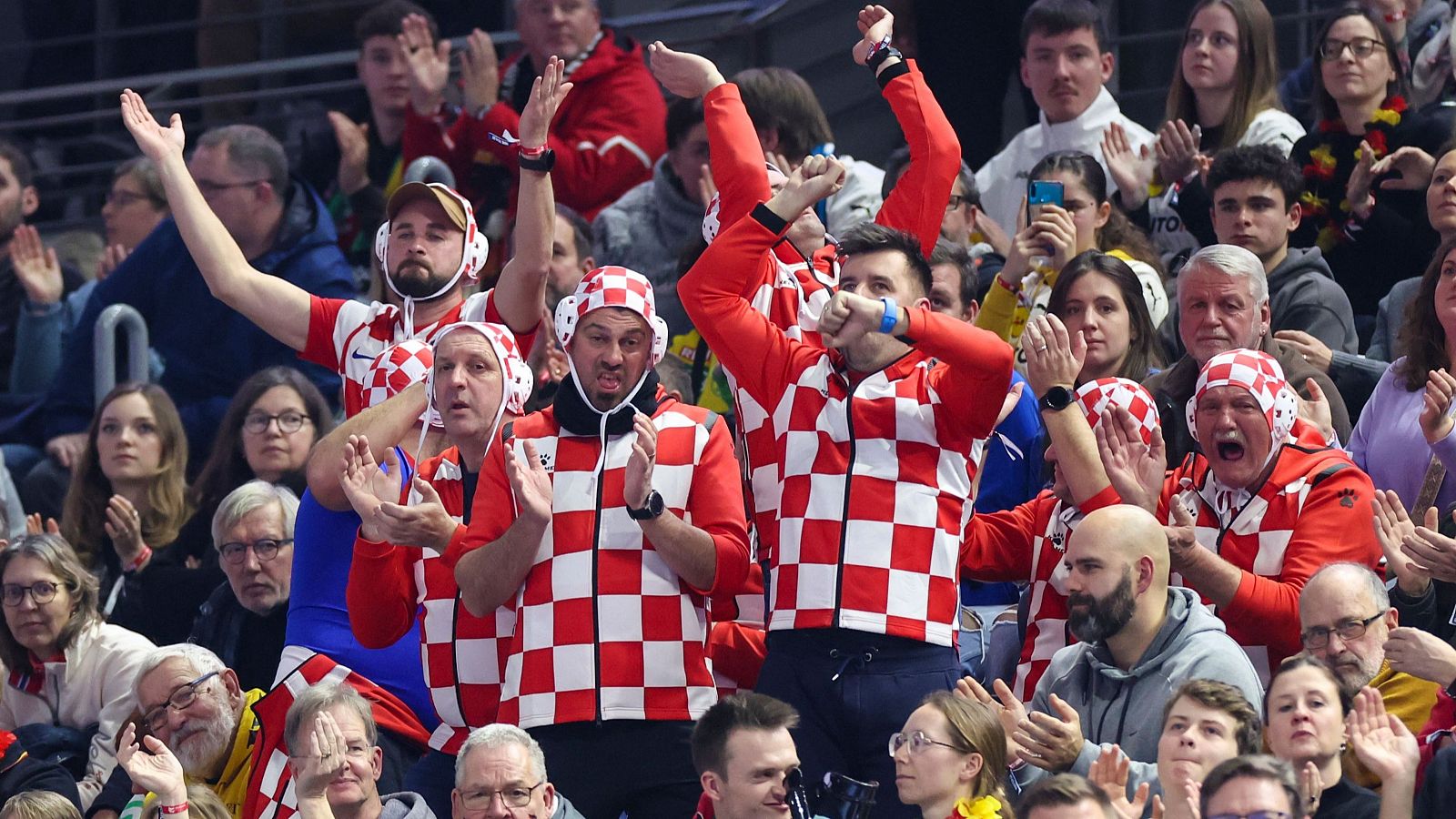 Aficionados de Croacia en el Europeo de balonmano de Alemania 2024