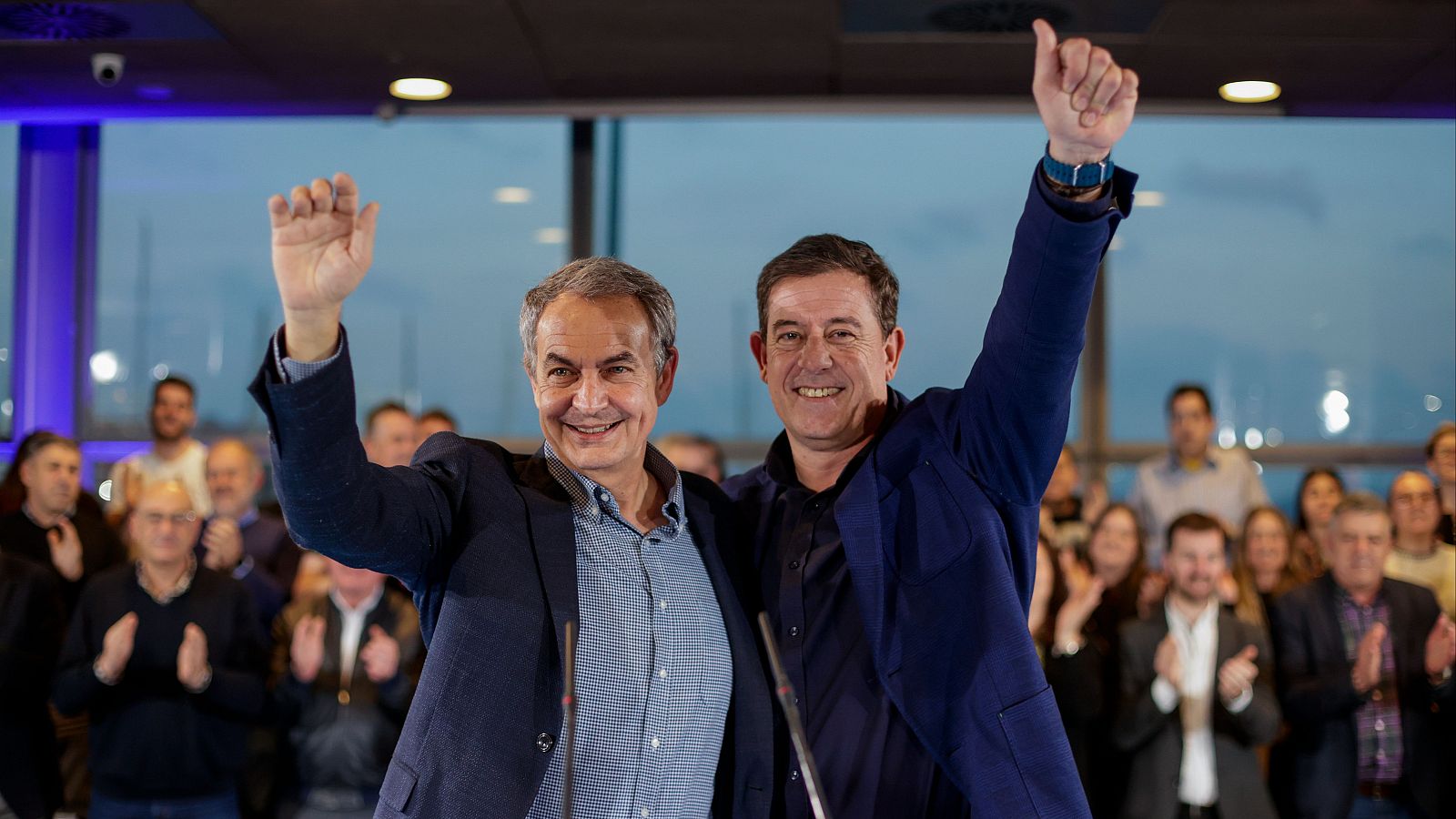 José Luis Rodríguez Zapatero arropa a José Ramón Gómez Besteiro en la campaña del PSdeG.