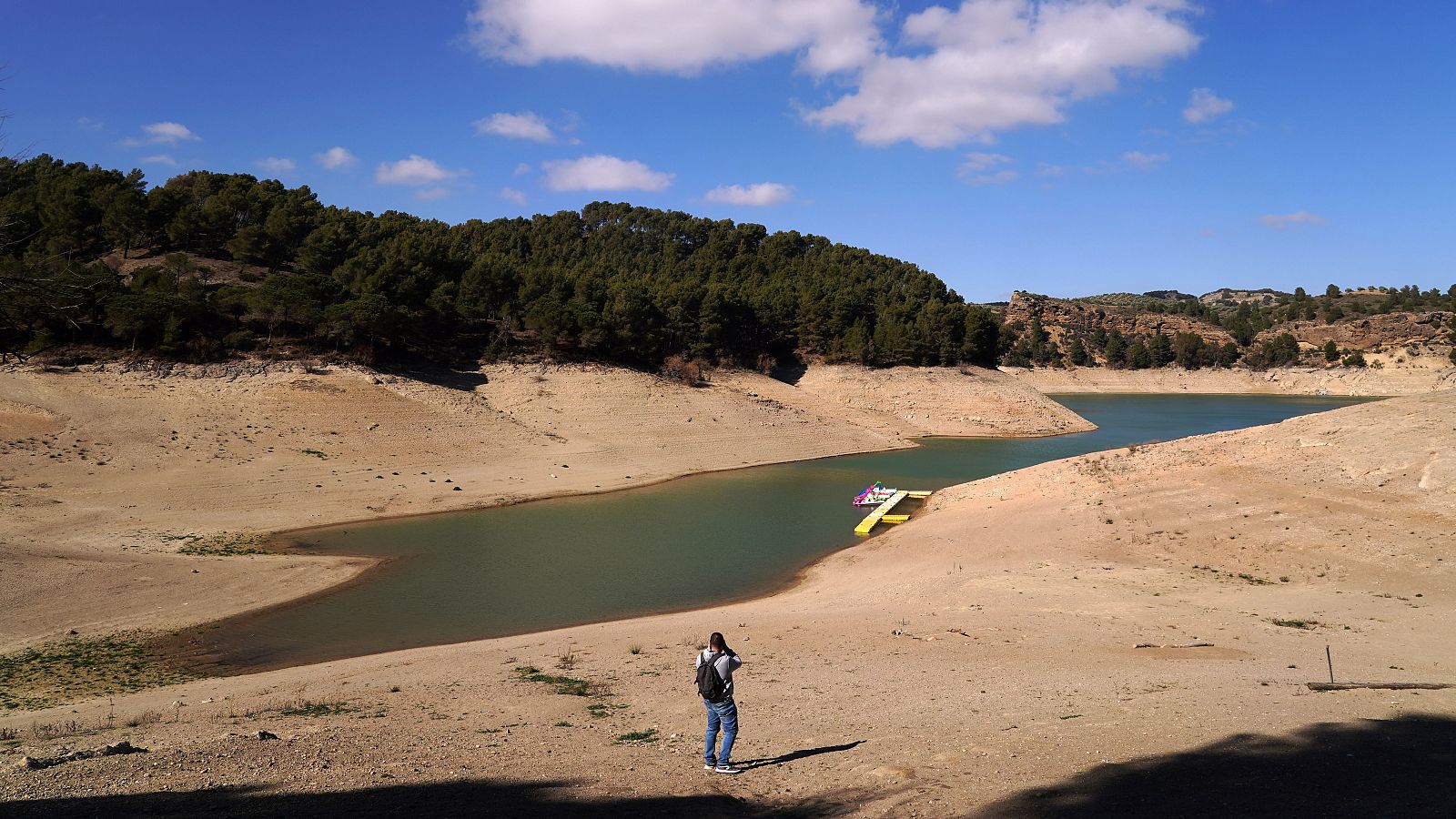 Los restos del antiguo pueblo de Peñarubia han quedado al descubierto por la ausencia de agua en el embalse de Guadalteba a causa de la extrema sequía , a 3 de febrero de 2024 en Málaga