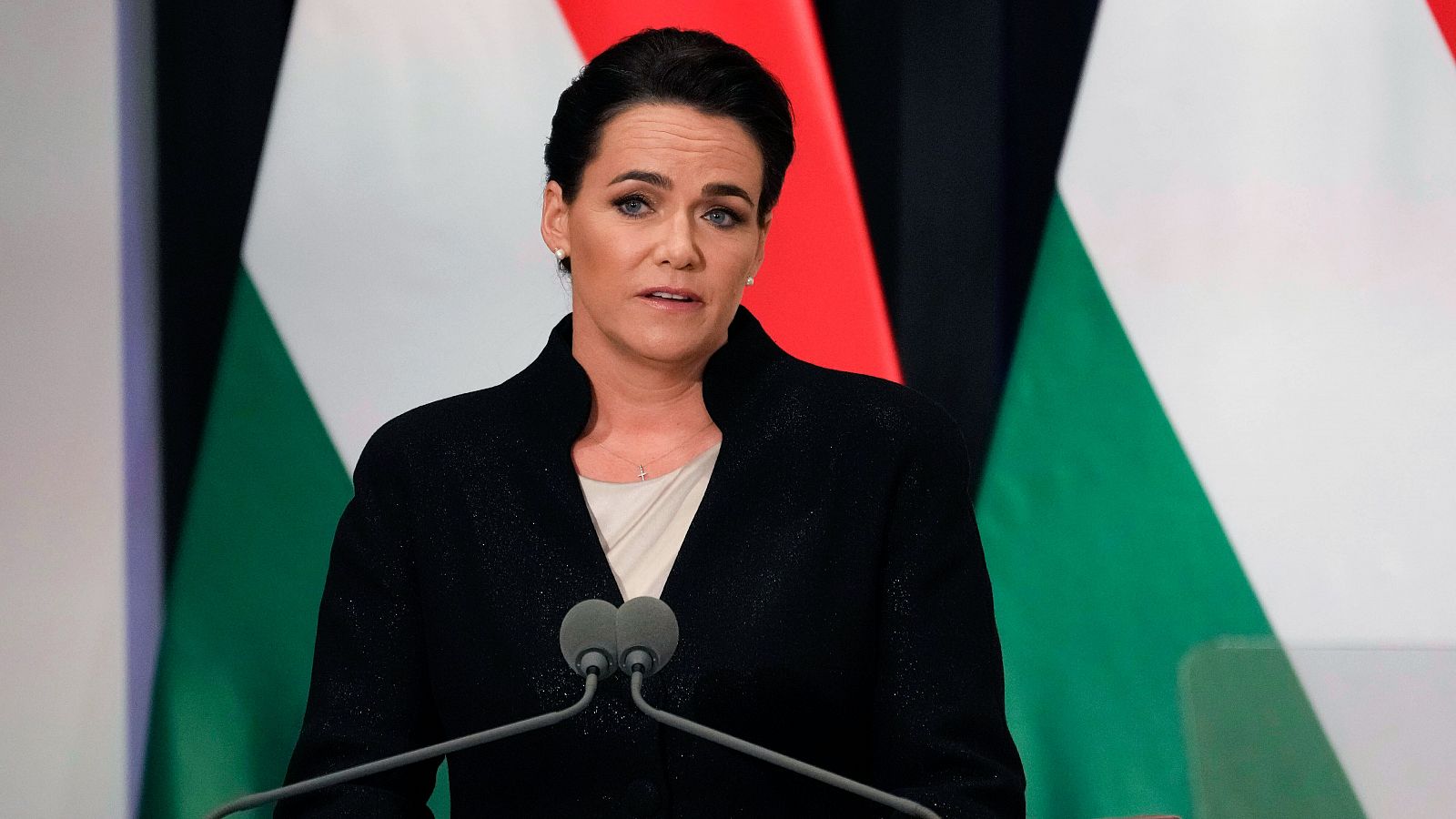 Dimite la presidenta de Hungría tras un polémico indulto