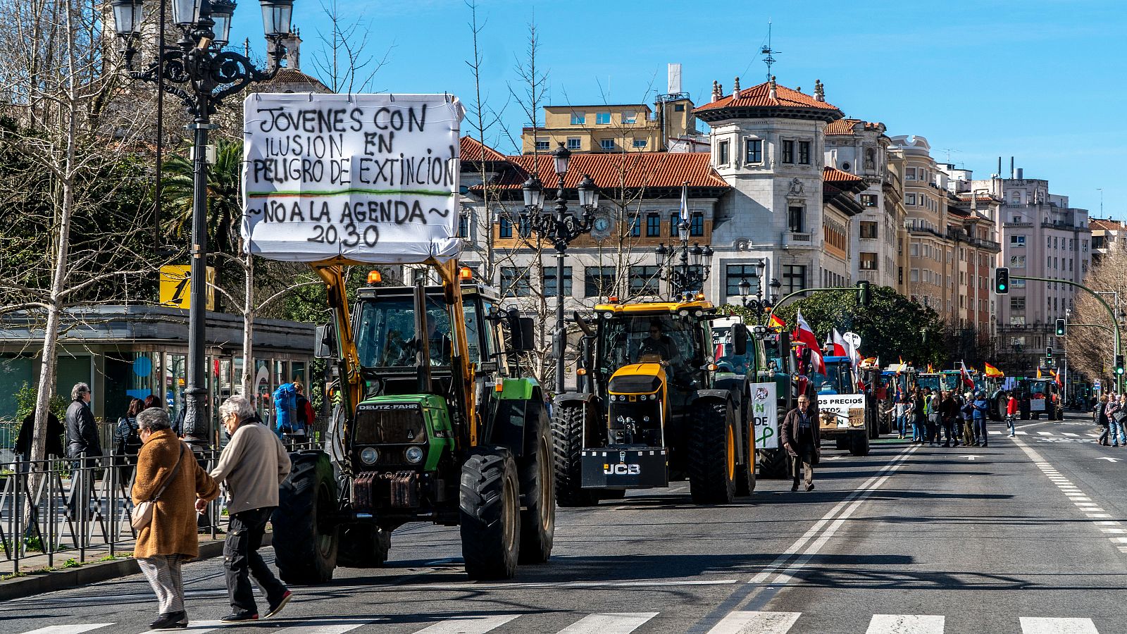 Los ganaderos y agricultores ponen punto final a la tractorada de Santander