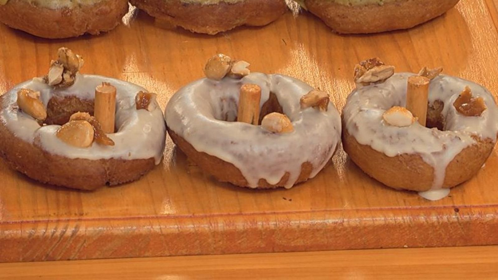 Imagen de la receta de las rosquillas insumisas de azafrán y almendras en 'Bake Off'