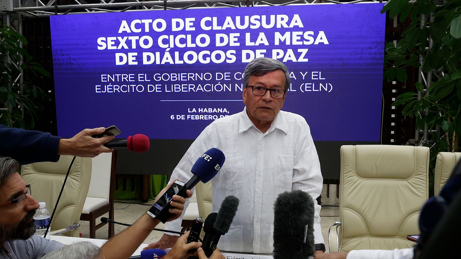 El jefe negociador del Ejército de Liberación Nacional (ELN), Pablo Beltrán, durante el sexto ciclo de conversaciones con el Gobierno colombiano