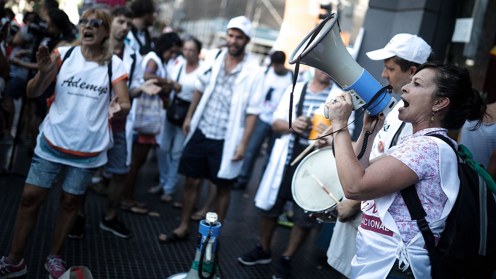 Varios docentes marchan en Buenos Aires, Argentina, en una imagen de archivo