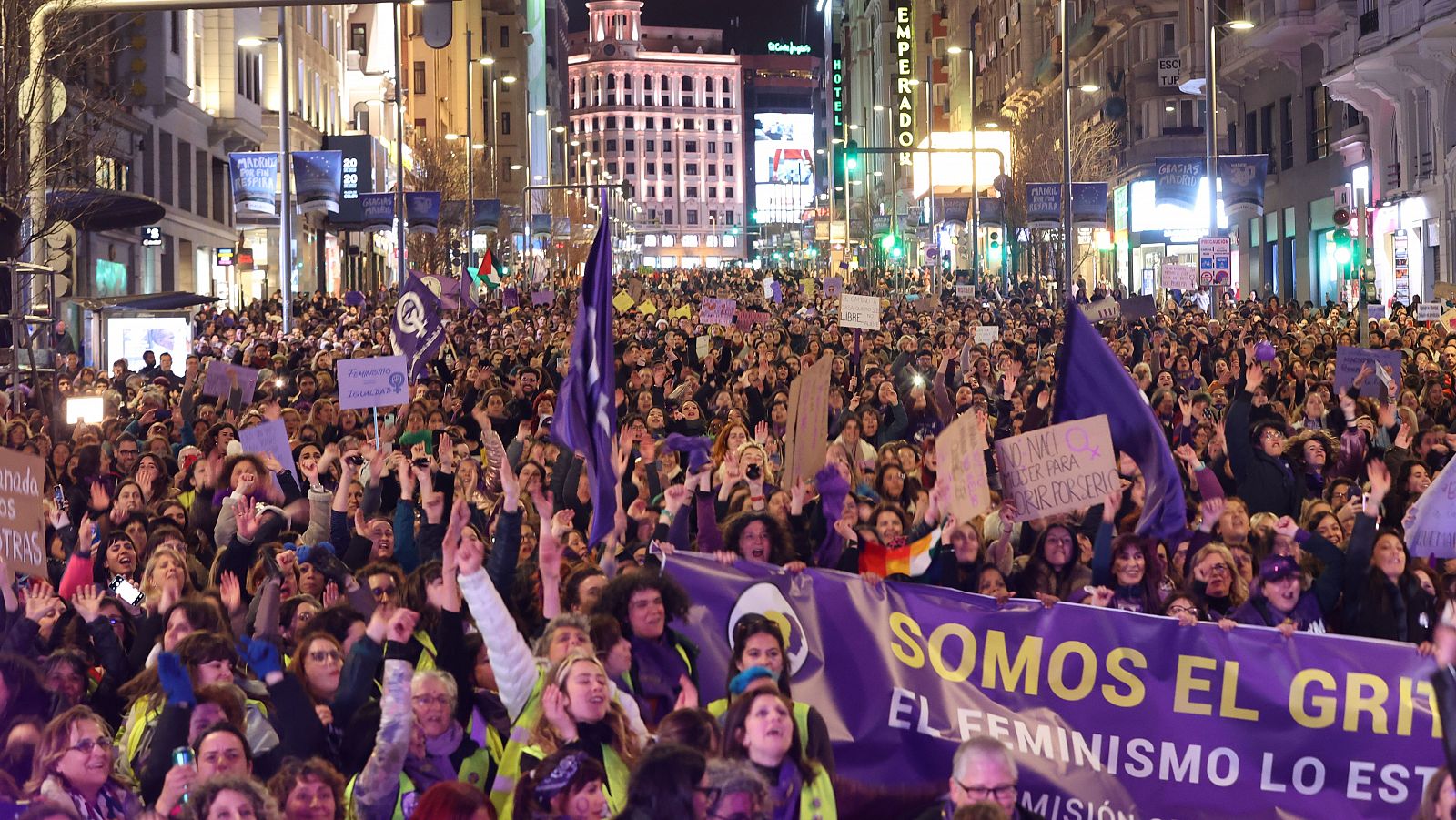 Un momento de la manifestación con motivo del 8M de 2023 en Madrid