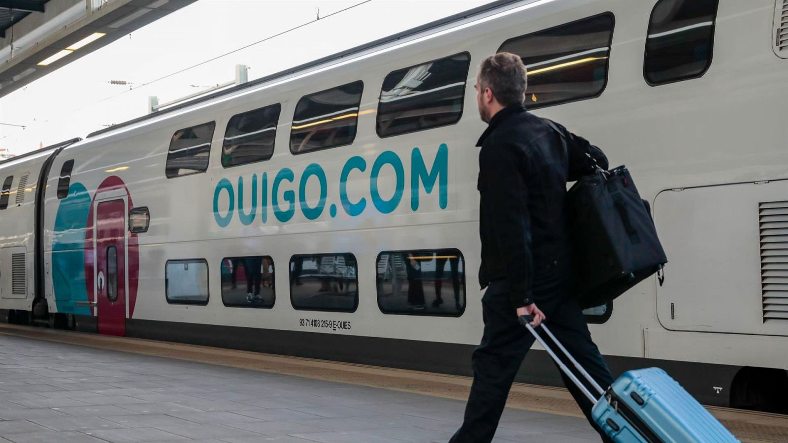 La CNMC habilita a Ouigo a operar entre Madrid,  Segovia y Valladolid en competencia con Renfe