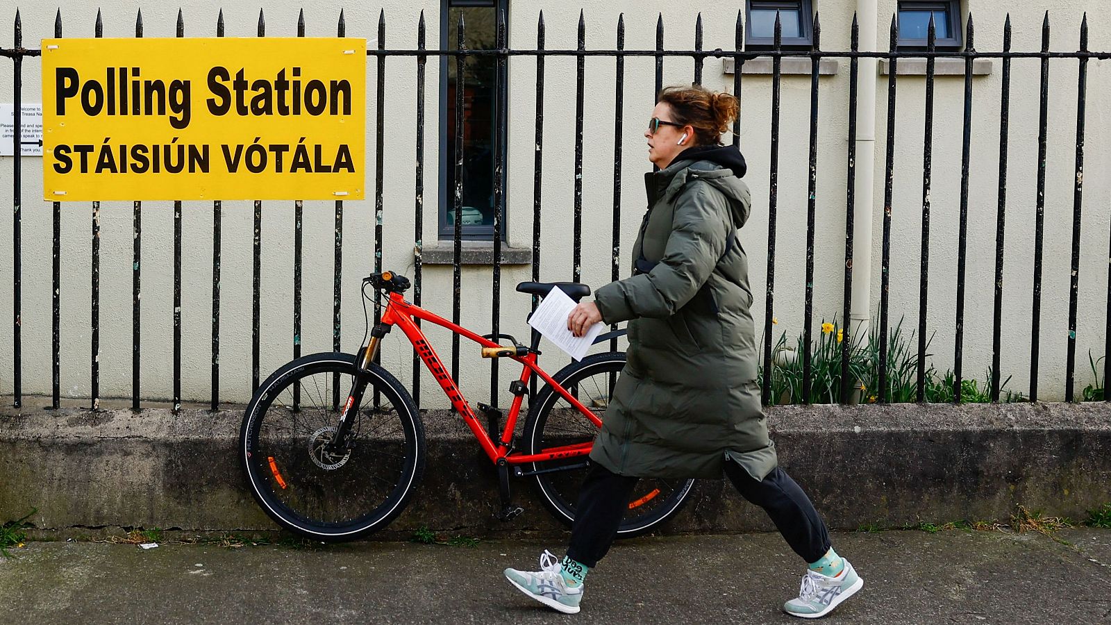 Irlanda vota para cambiar la definición de familia y papel de la mujer