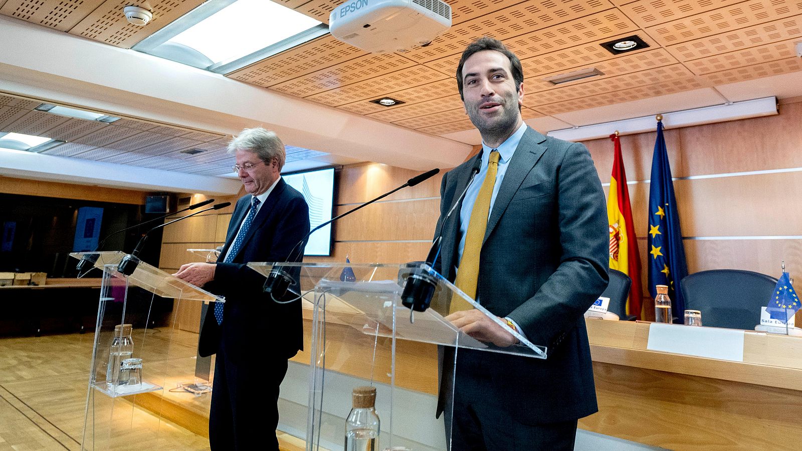 España y Bruselas acuerdan ampliar dos meses el  plazo de evaluación del cuarto pago de fondos europeos