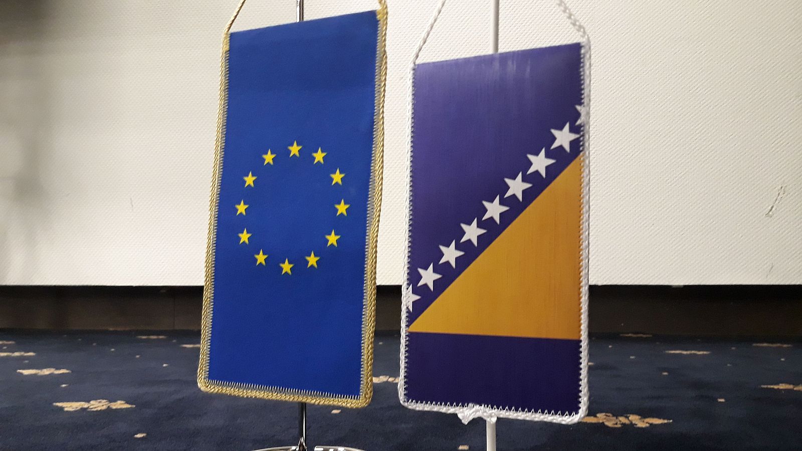 La UE abre negociaciones de adhesión con Bosnia