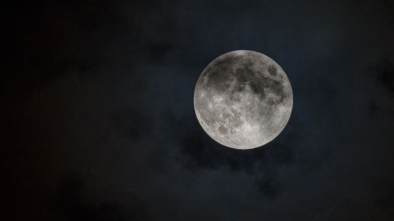 Eclipse lunar penumbral marzo 2024: imagen de la luna.